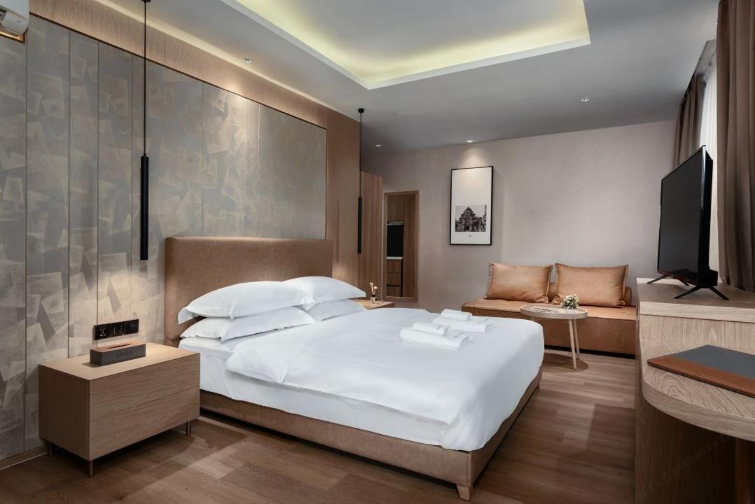 Sf Hotel Penthouse Residences Phnom Pen Exterior foto